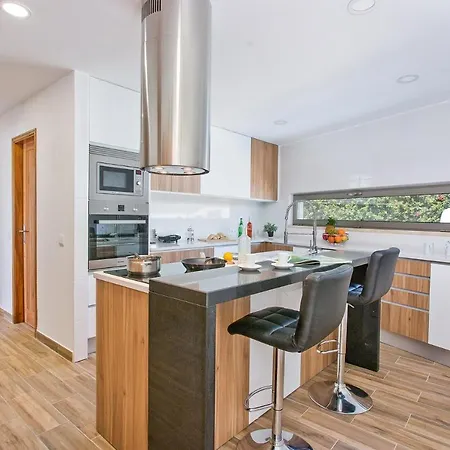 Namora - Private Swimming Pool & Hot Jacuzzi 빌라 알부페이라