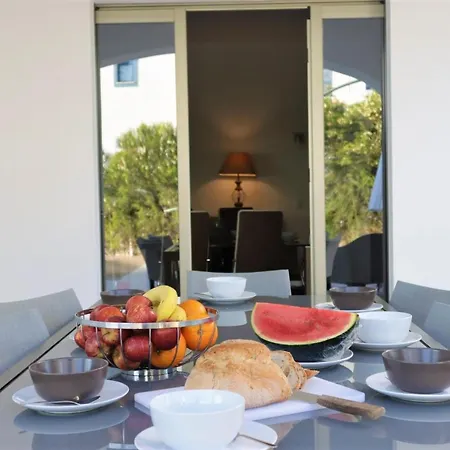 Namora - Private Swimming Pool & Hot Jacuzzi