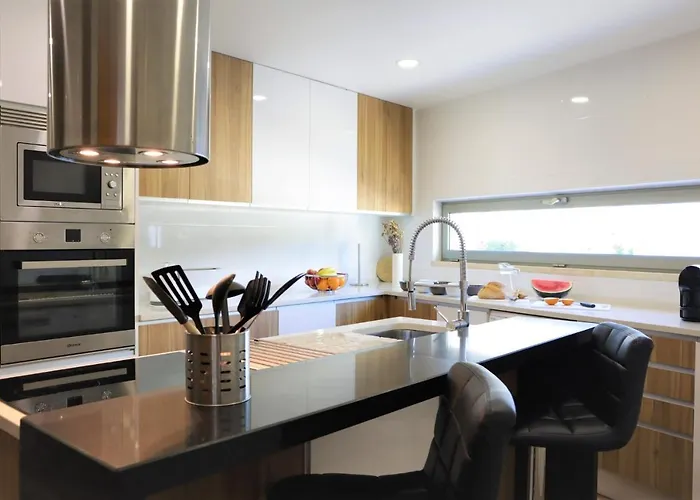 Namora - Private Swimming Pool & Hot Jacuzzi 빌라